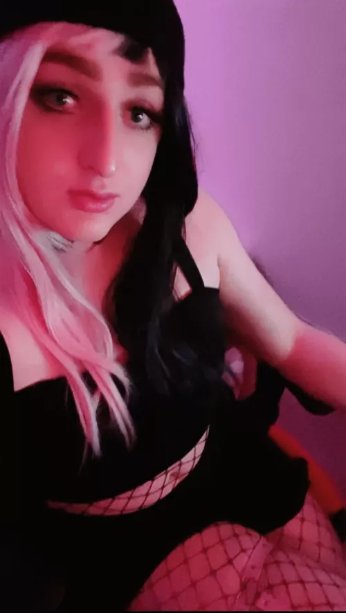 Anyone else take their pics at like 3 a.m?🤣