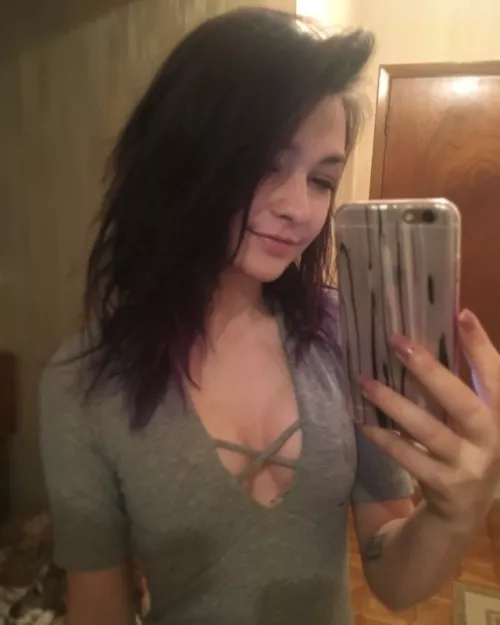 🤖 Anyone else tired of spam & bots in this sub? Me too. 🤦♀️ If you want a REAL girl, DM me! ✨ I offer GFE/premades/customs/sexting/more! 👉 KIK: charlotte22800 👈