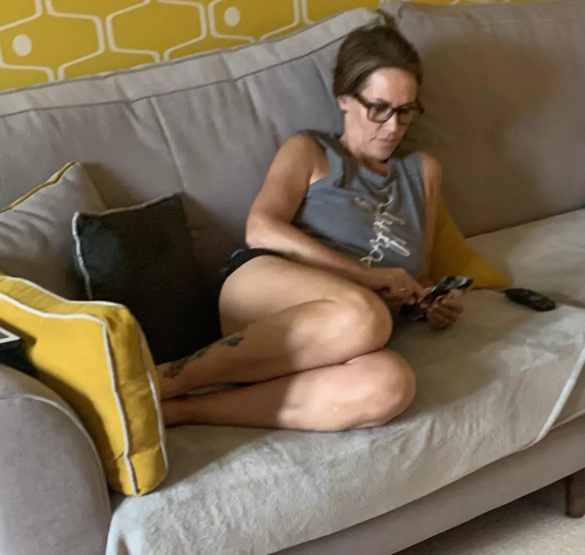 Anyone from the U.K? I got a huge kinda strange favour for my mum, please dm.