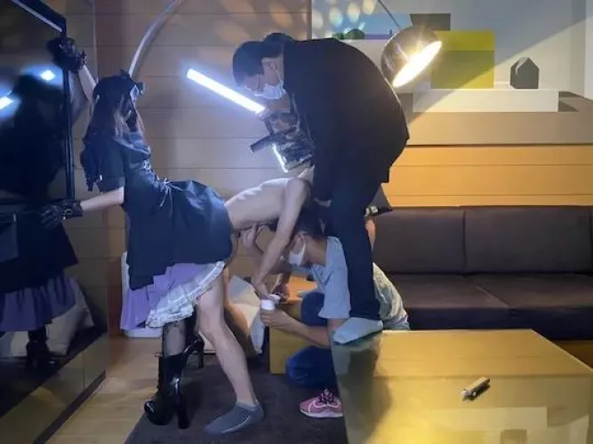 Anyone got the code for this BTS photo?