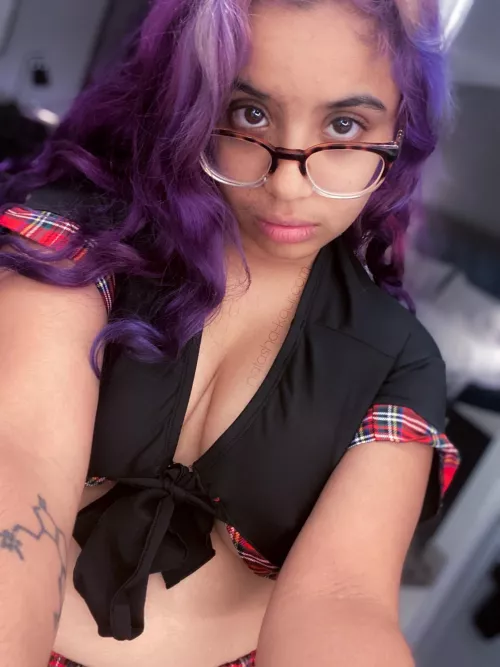 Anyone here into the nerdy Indian school girl look? Anyone here into the nerdy Indian school girl look?