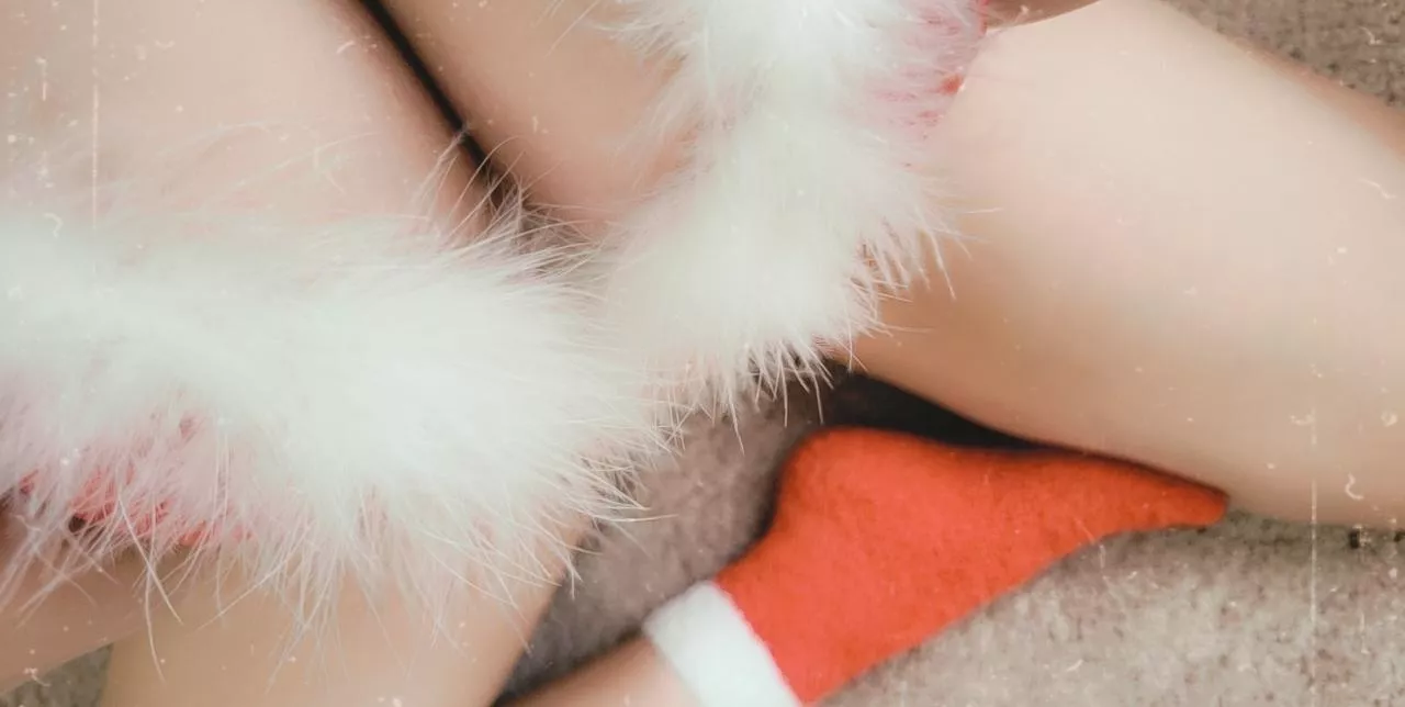 Anyone here like fuzzy socks? Anyone here like fuzzy socks?