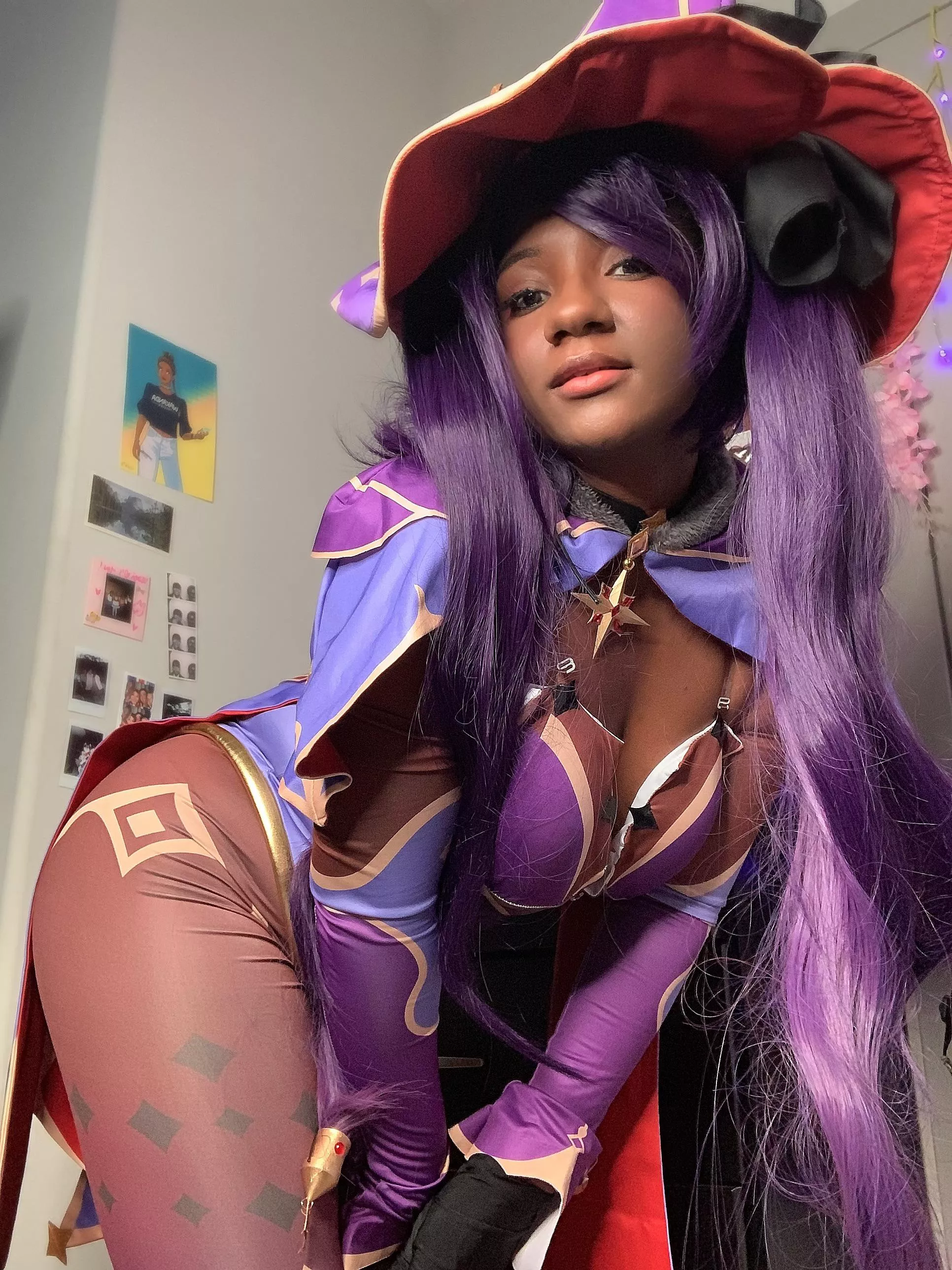 Anyone here play Genshin?