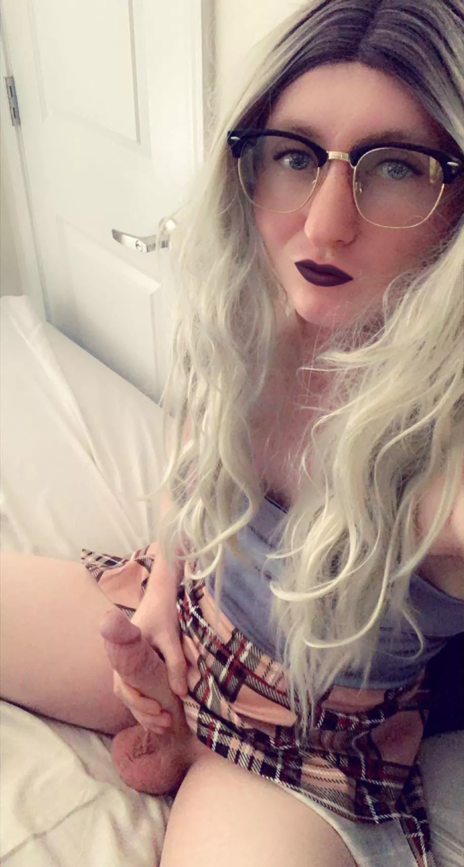 Anyone here wanna get selfies like this every day? Anyone here wanna get selfies like this every day?