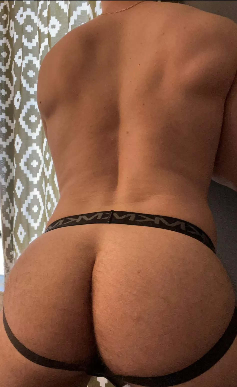 Anyone hungry for some cake? 🍰