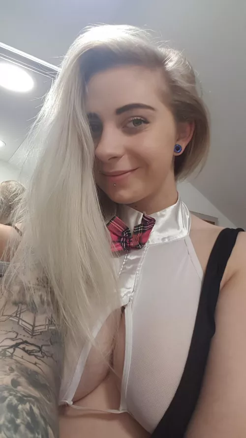Anyone in here who can make me look really mindles with an edit? Would love that :* Anyone in here who can make me look really mindles with an edit? Would love that :*