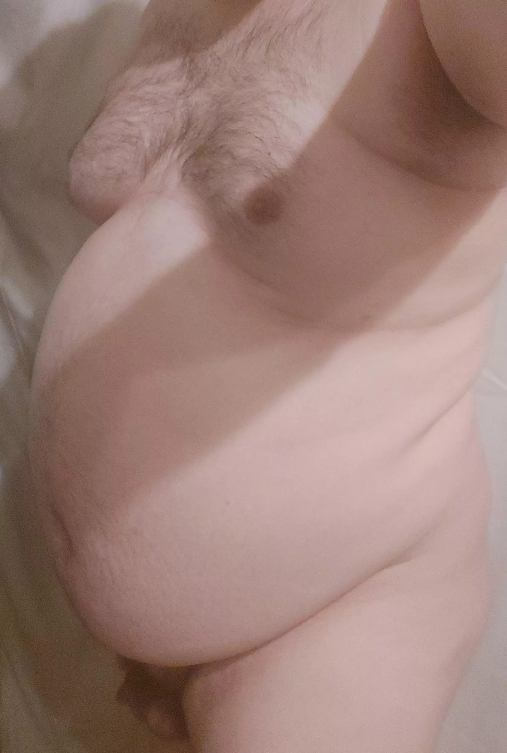 Anyone into teasing? Tease my fat belly and moobs 🥵