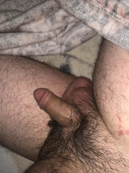 Anyone into uneven testicles? Anyone into uneven testicles?