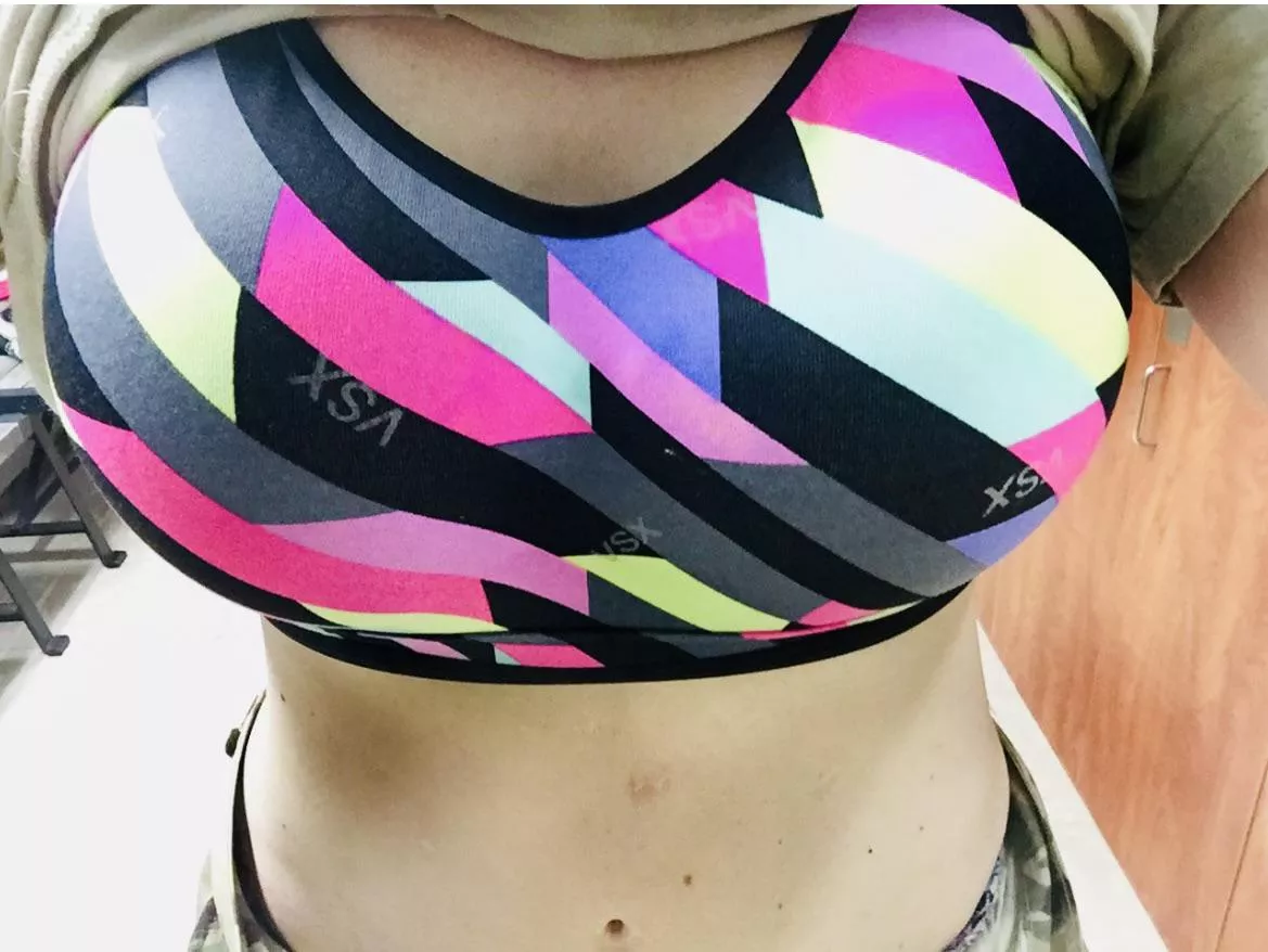 Anyone like huge Army tits?