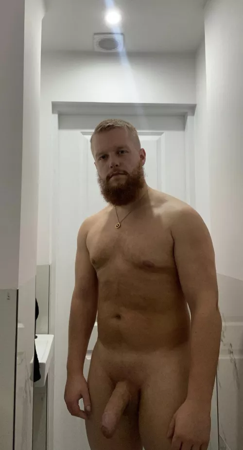 Anyone likes big strong men?