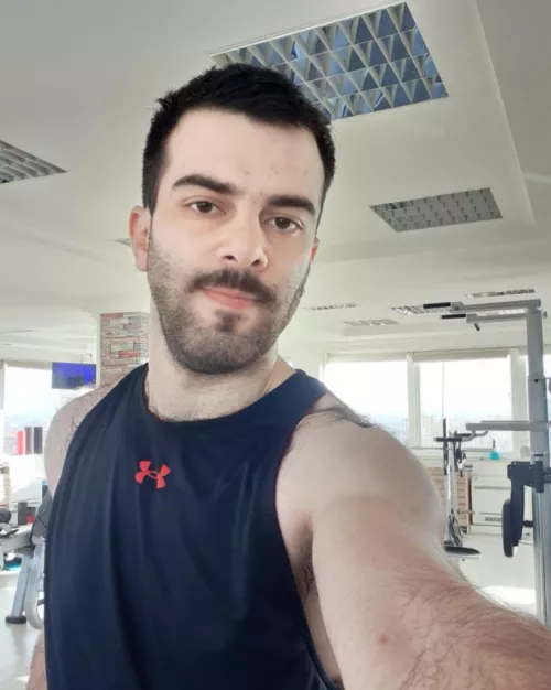 Anyone likes early morning workouts?๐ Anyone likes early morning workouts?๐