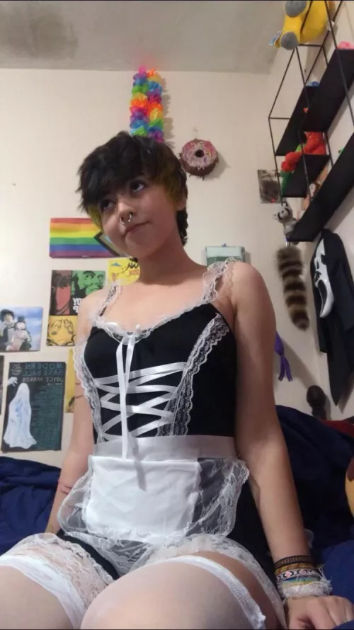 anyone need a femboy maid? :3🧹 anyone need a femboy maid? :3🧹