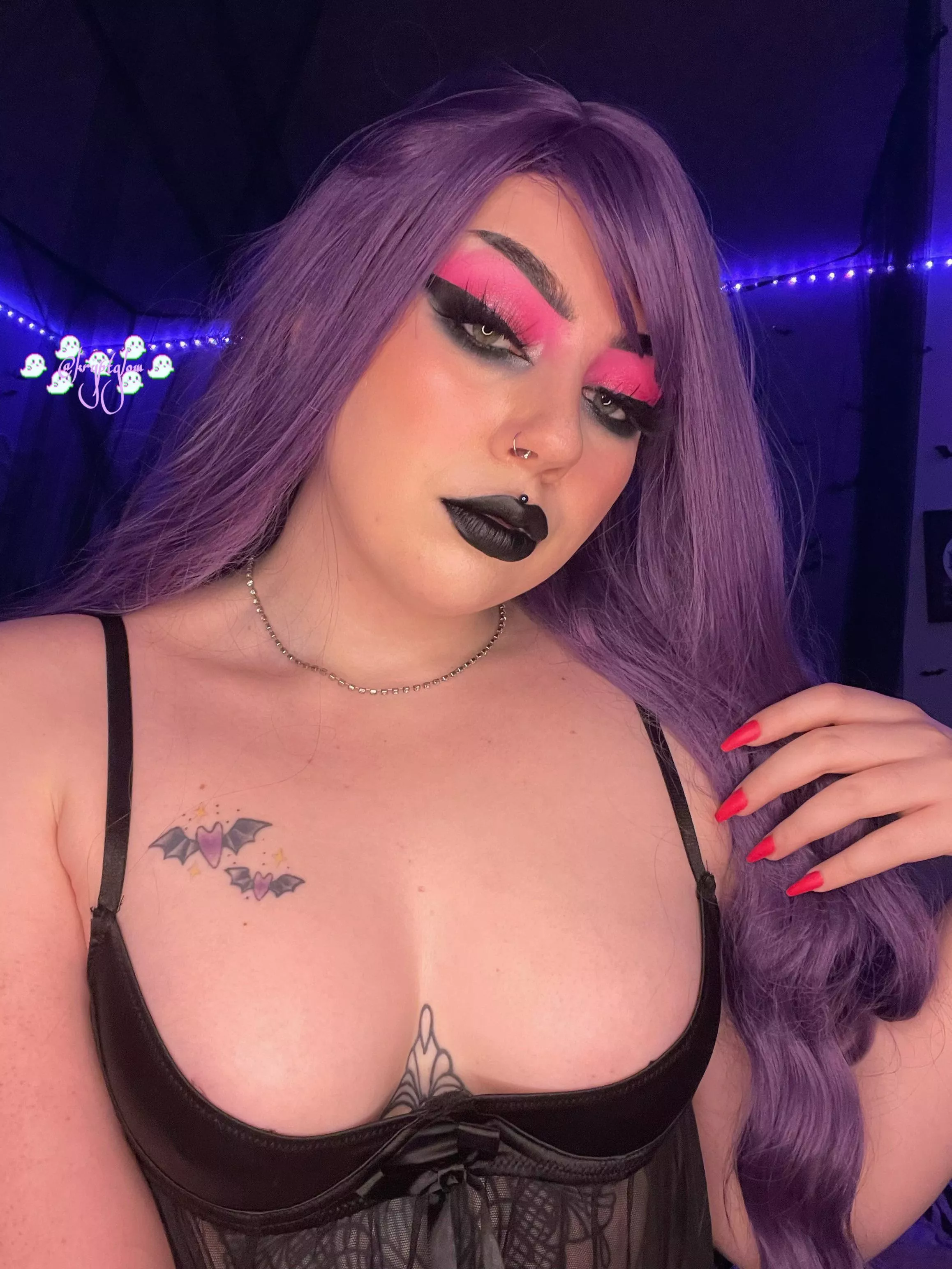 Anyone need a goth girlfriend ??