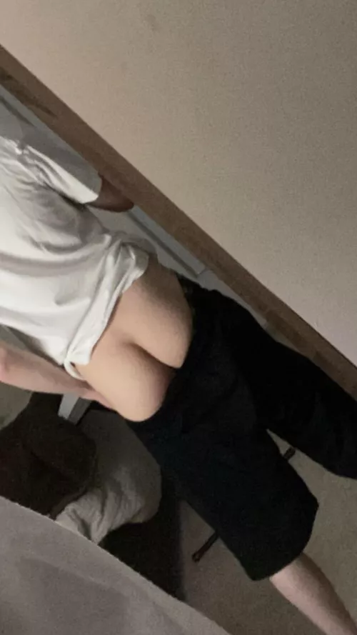 Anyone need a twink bottom???