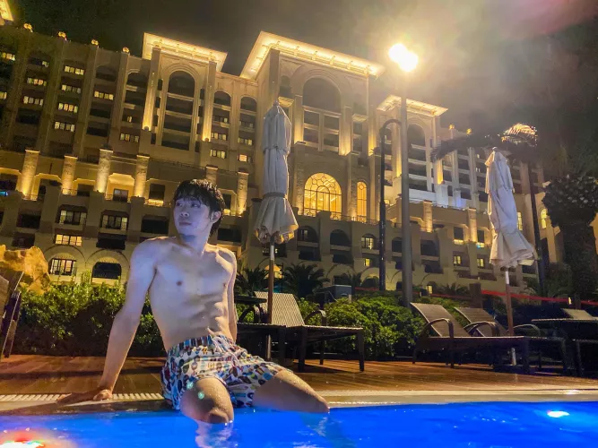 Anyone out here got a towel for me? Anyone out here got a towel for me?