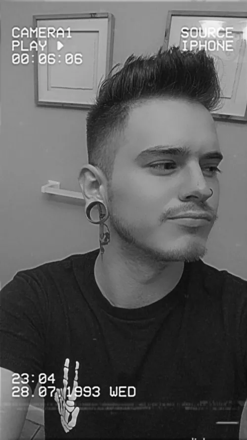 anyone playing dbd or back 4 blood? add me on psn: ethereal-mothman