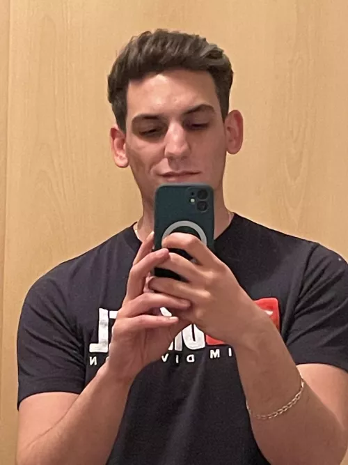 Anyone playing overwatch wanna team up ?