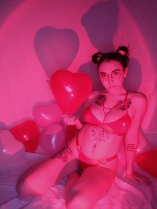 ANYONE STILL NEED A VALENTINE 💋