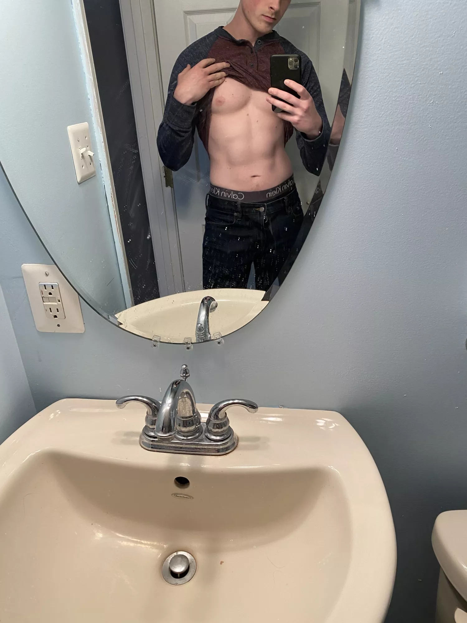 …anyone up early on thirst trap Thursday?