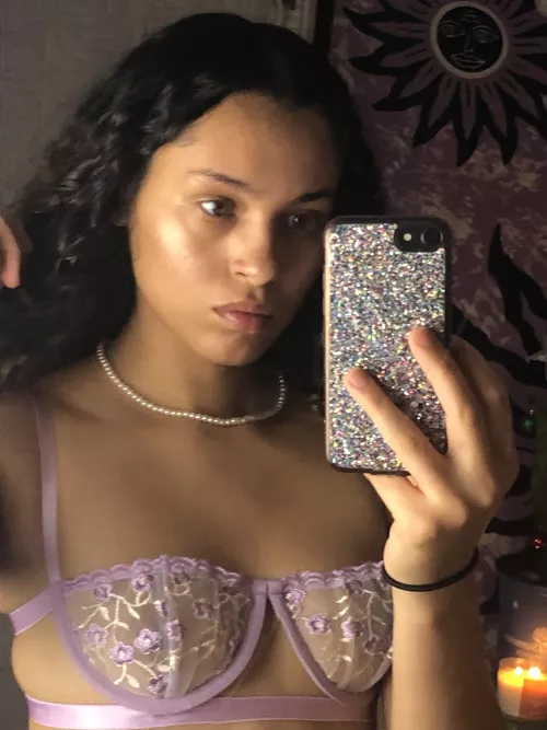 Anyone up ?? I’m horny af and need to get off desperately 🥺👐🏼