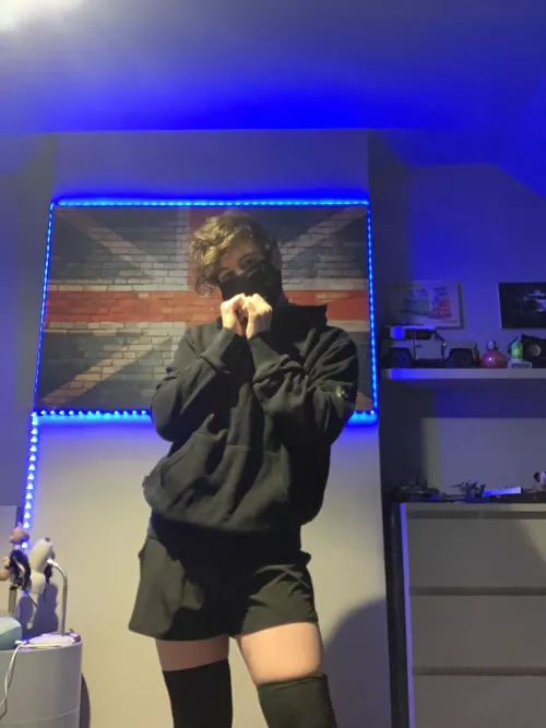 anyone wana cuddle? anyone wana cuddle?