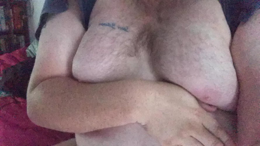 Anyone wanna cum on my tits?