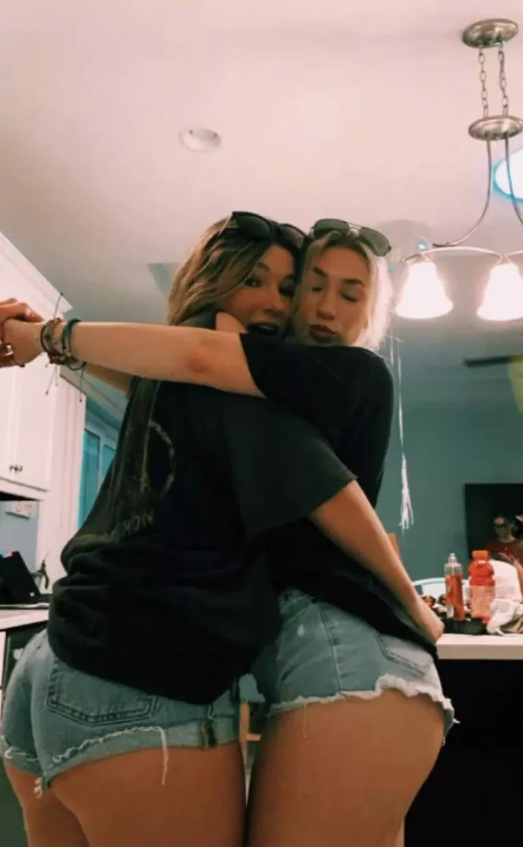 Anyone wanna cum tribe these 2? Anyone wanna cum tribe these 2?