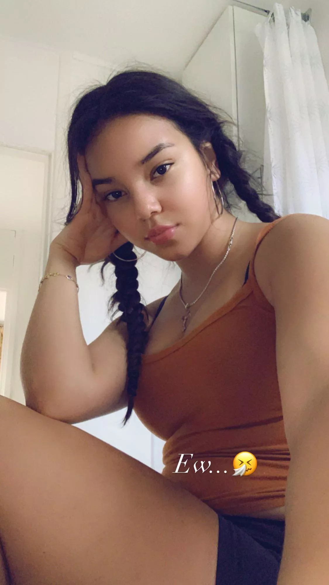 Anyone wanna cum tribute her? Anyone wanna cum tribute her?