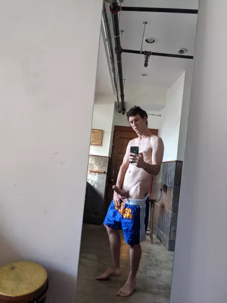 Anyone wanna lil play fight?