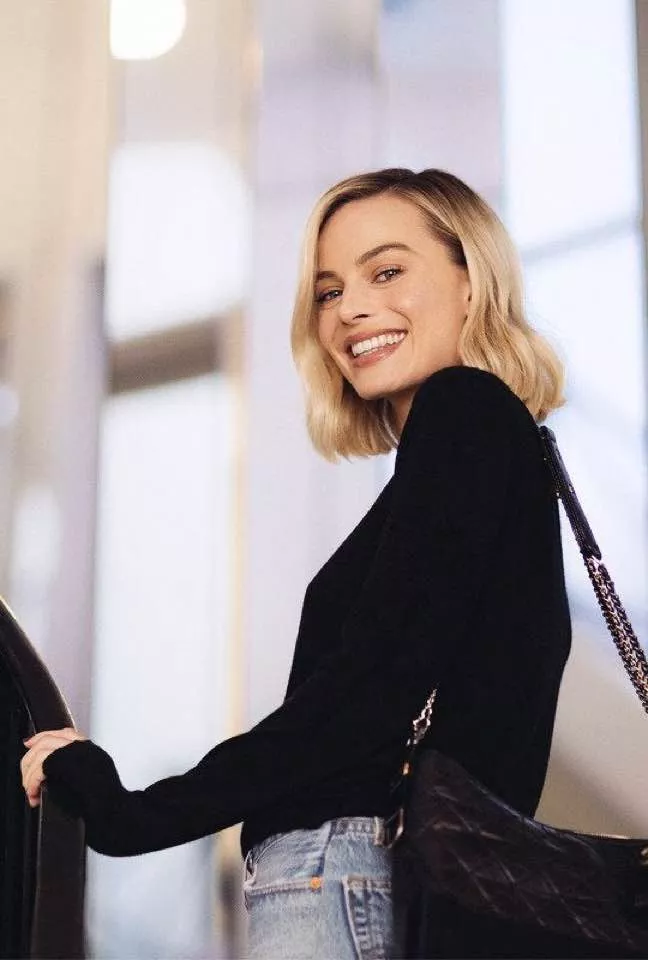 Anyone wanna play Margot Robbie for me? Anyone wanna play Margot Robbie for me?