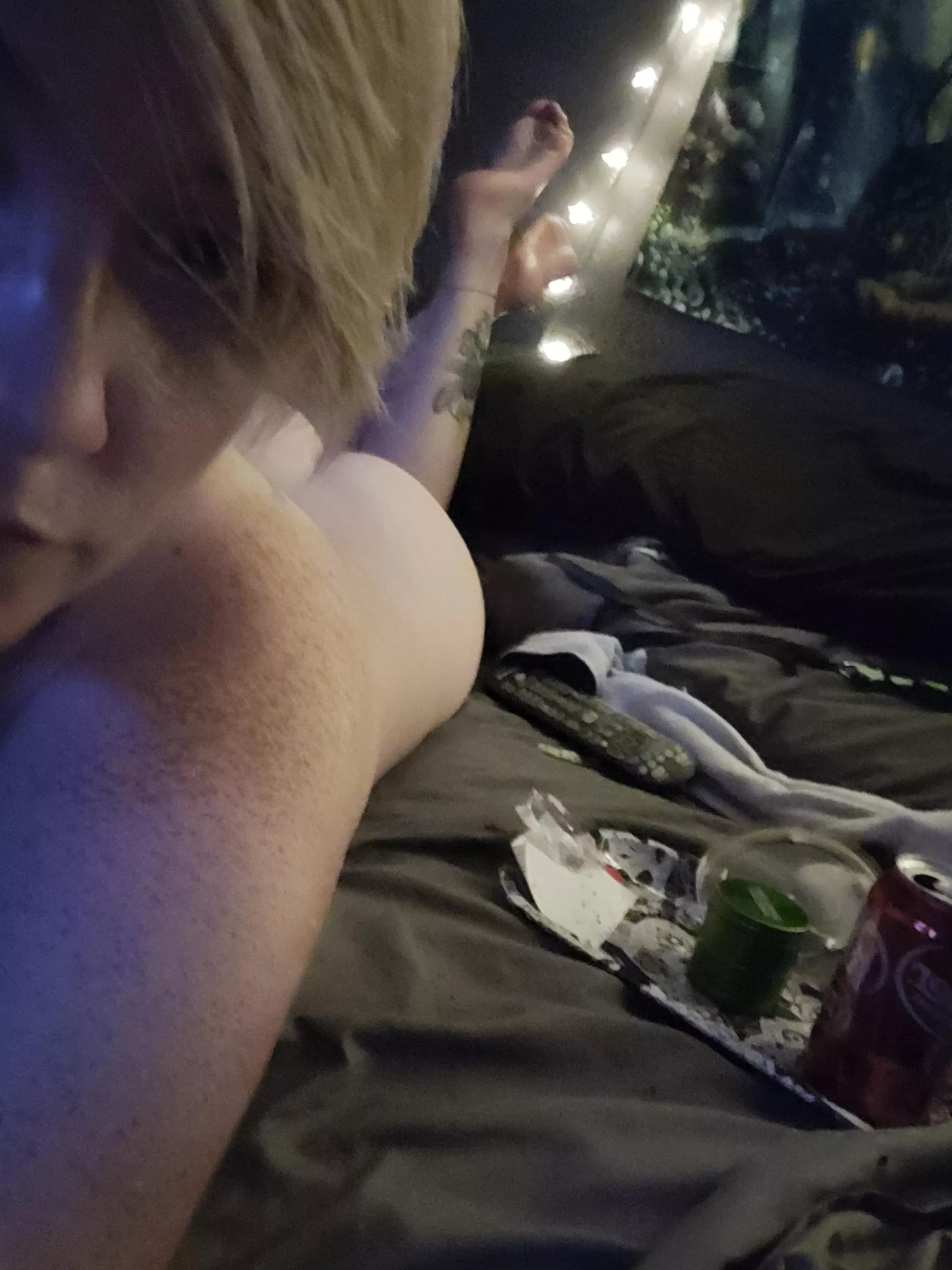 Anyone wanna play with my pale ass???