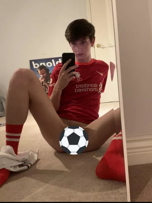 Anyone wanna rail a football player? ⚽️