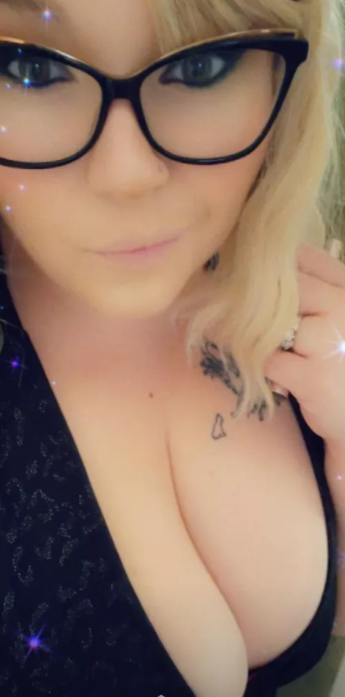 Anyone wanna show me some love? Anyone wanna show me some love?