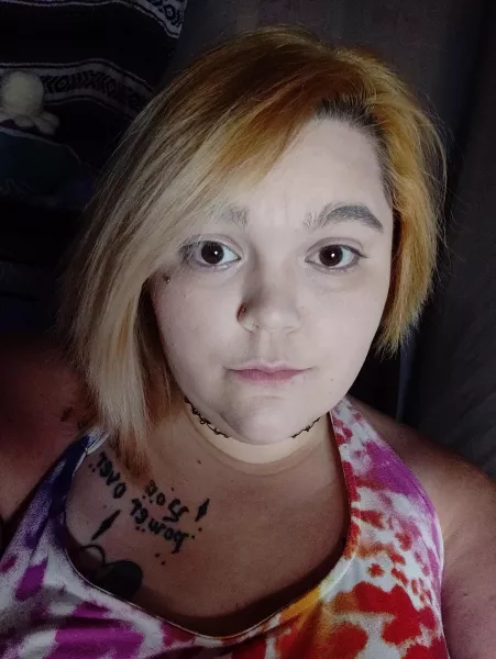 Anyone wanna snap with me while I do my makeup? Anyone wanna snap with me while I do my makeup?