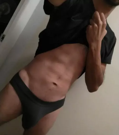 Anyone wanna start a vid share group? Machamunk18 send mess saying group