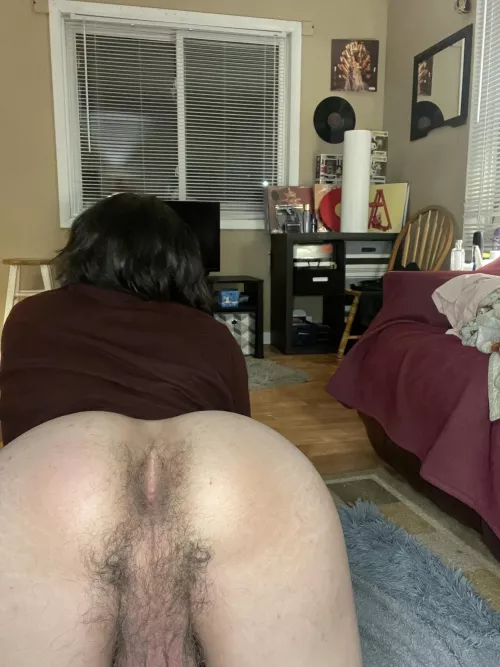 Anyone wanna top this cute twink π