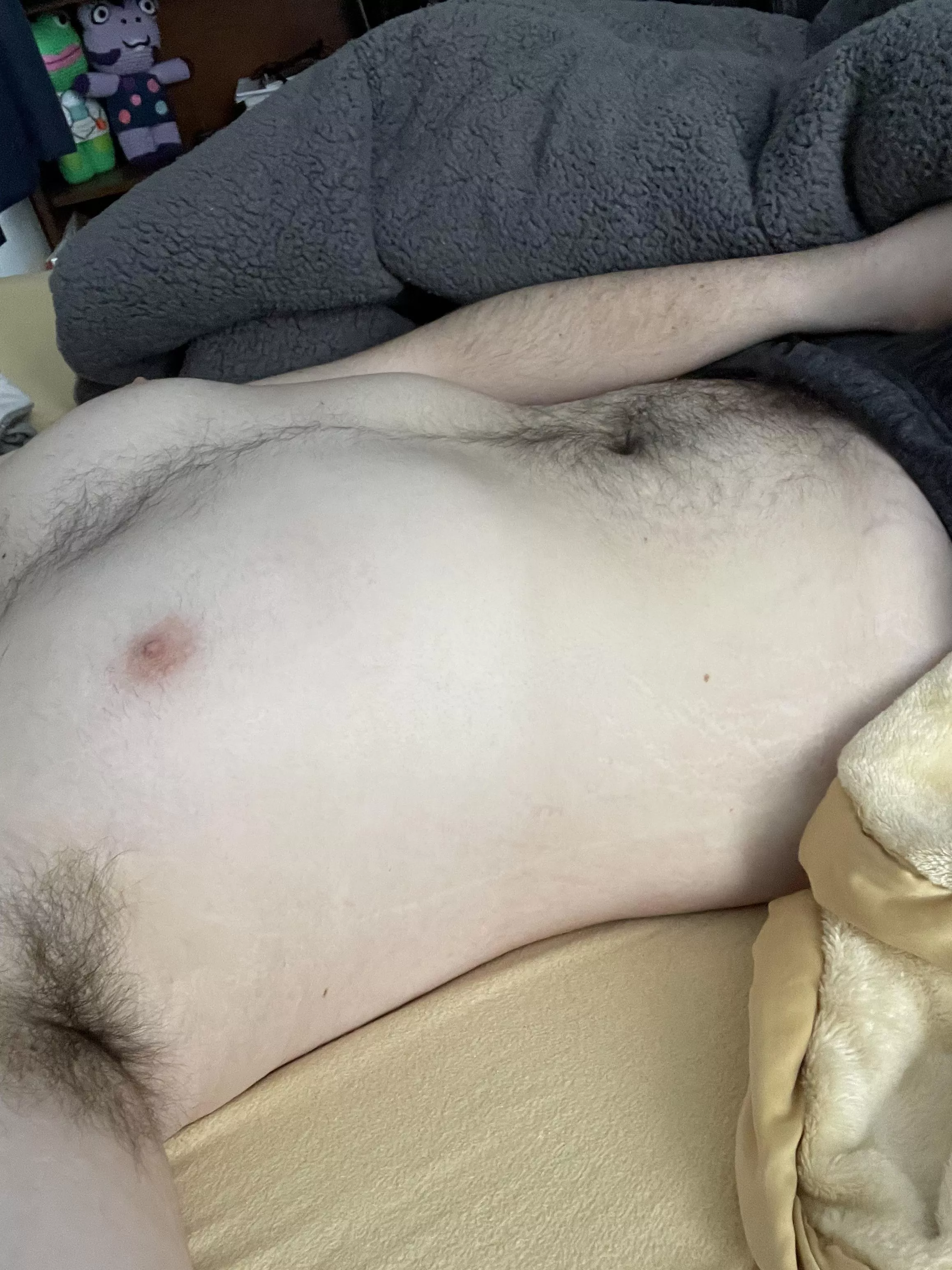 anyone wanna work their way down 😳👀