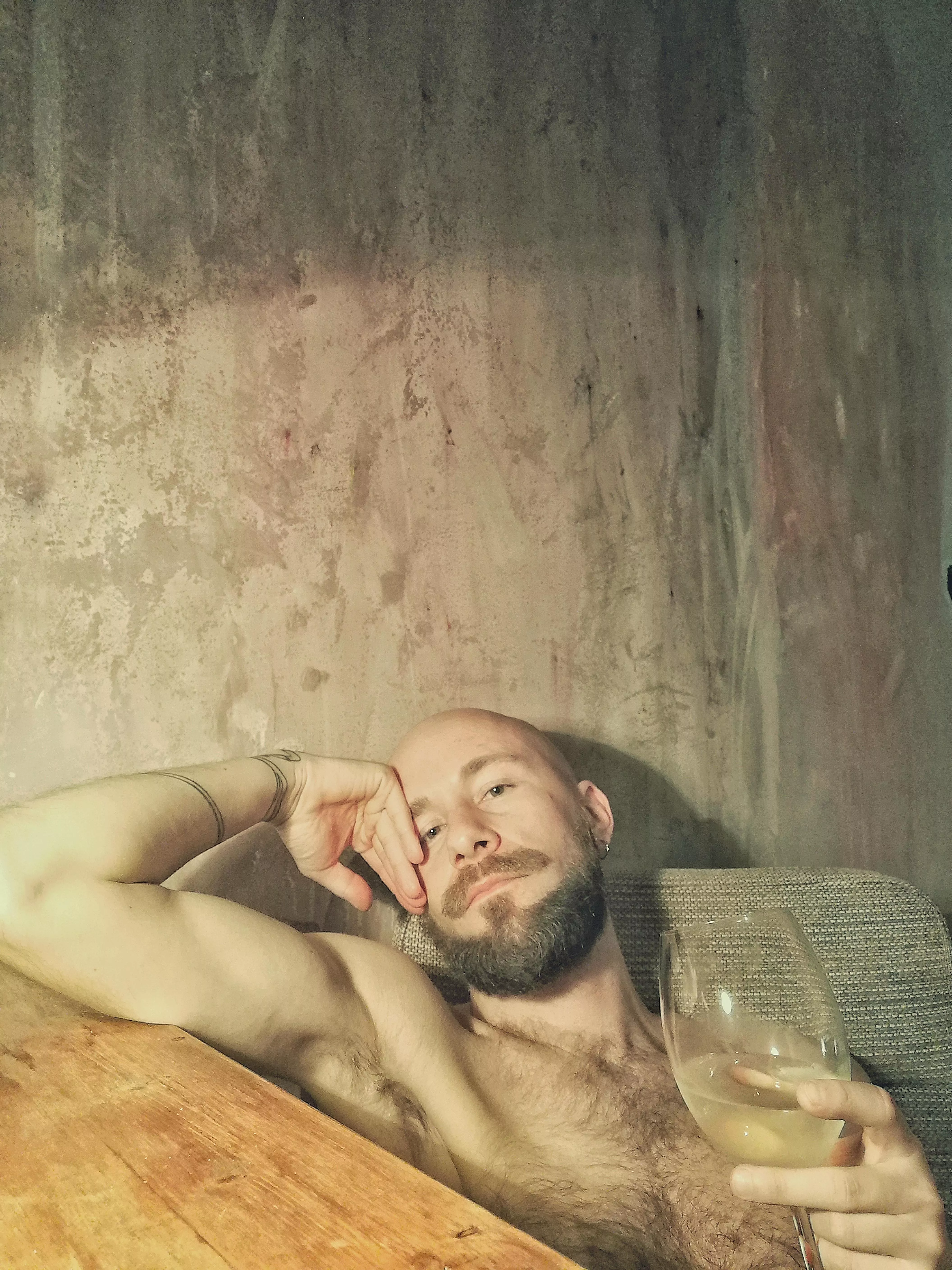 Anyone want some wine?😌