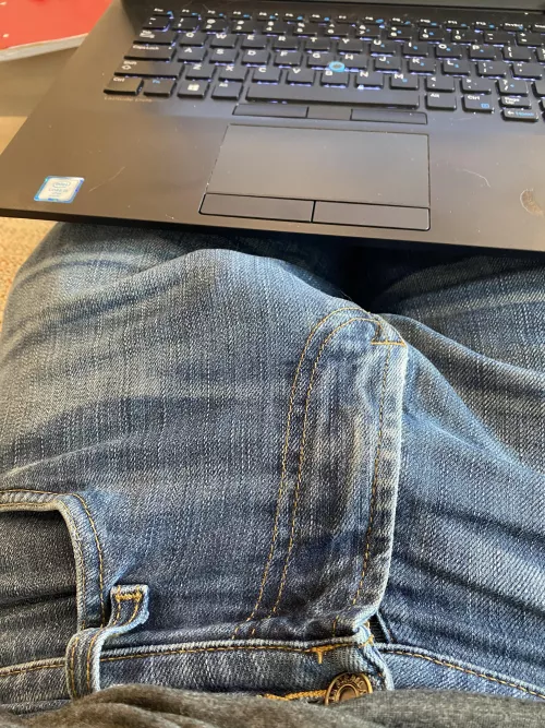 Anyone want to join in the co-working room? 😏