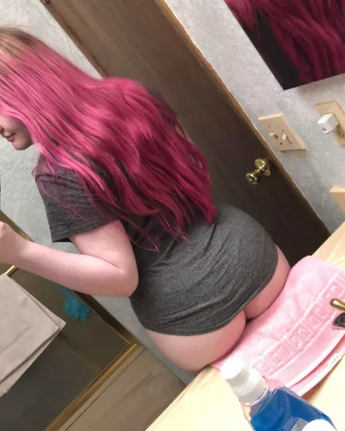 Anyone wants to fuck my white thick gf ass as I spread cheeks for you cock � Kil challengeagod