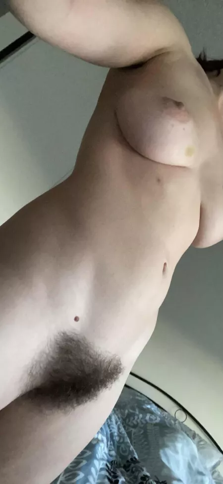 Apparently you guys like me here so I thought I show off my bush more π Apparently you guys like me here so I thought I show off my bush more π