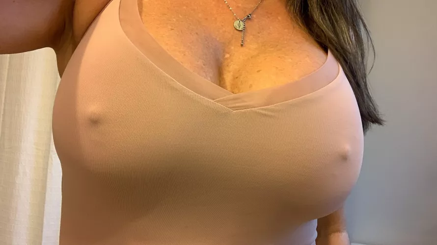 Appropriate for family dinner at my parents ? (F)51 meet me in the bathroom π