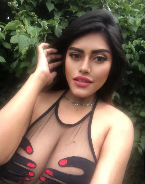 Arab gene has blessed me with boobies ๐ Arab gene has blessed me with boobies ๐