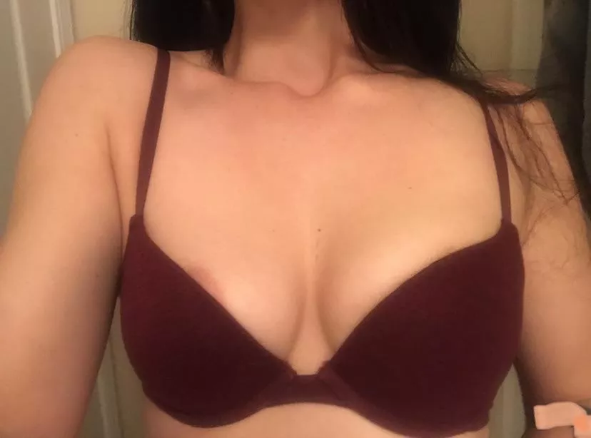 Arabs can have pink nipples too