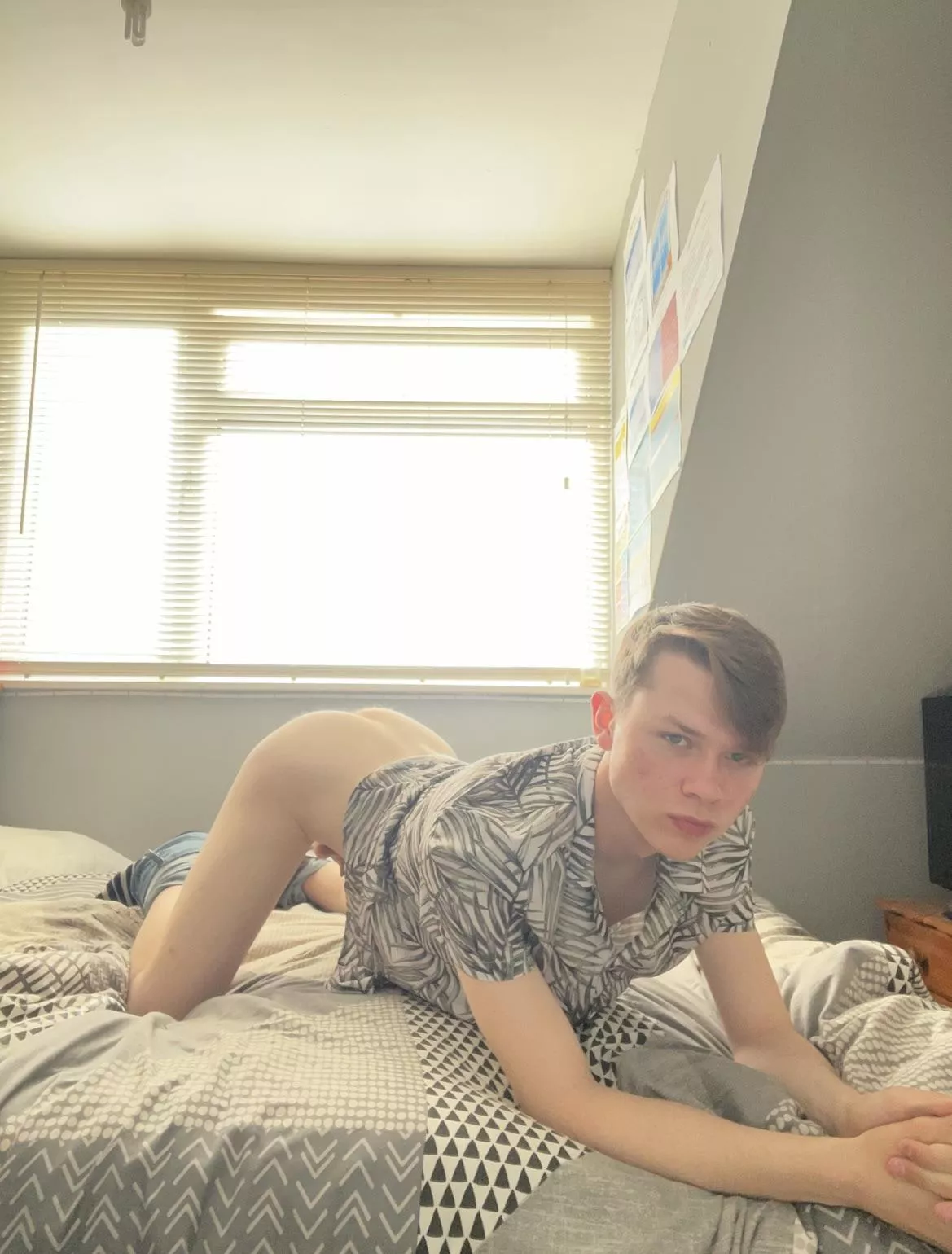 arching is my butt is so satisfying to me 😅