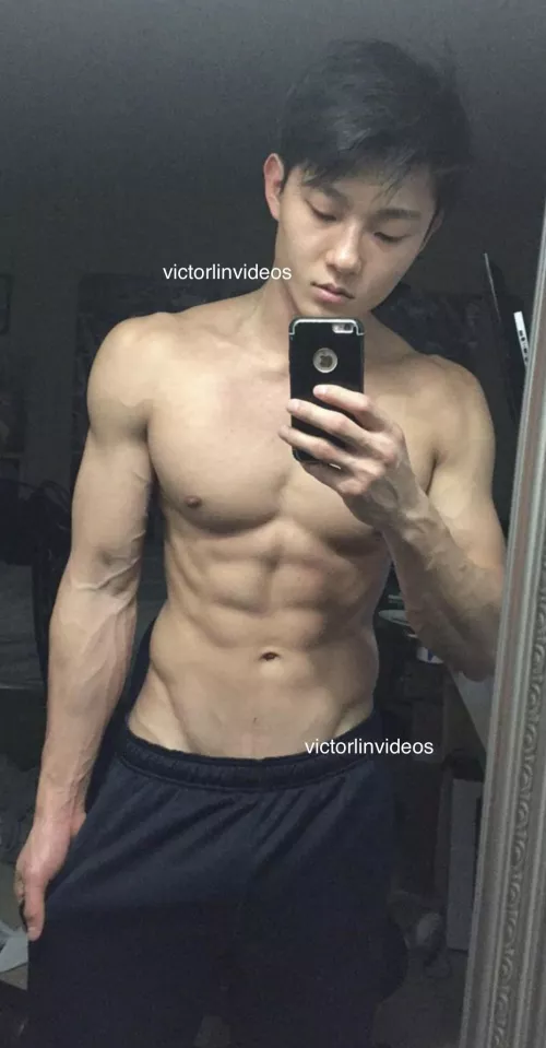 are 6’2 chiseled korean guys your type?