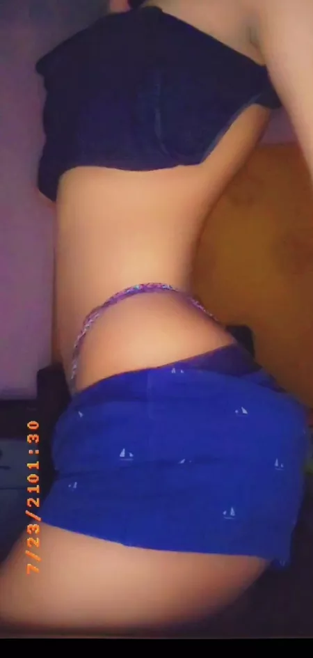 Are brown femboys loved too?🥺🤎☺️