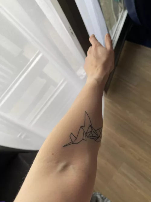Are female forearms a thing here too? Are female forearms a thing here too?