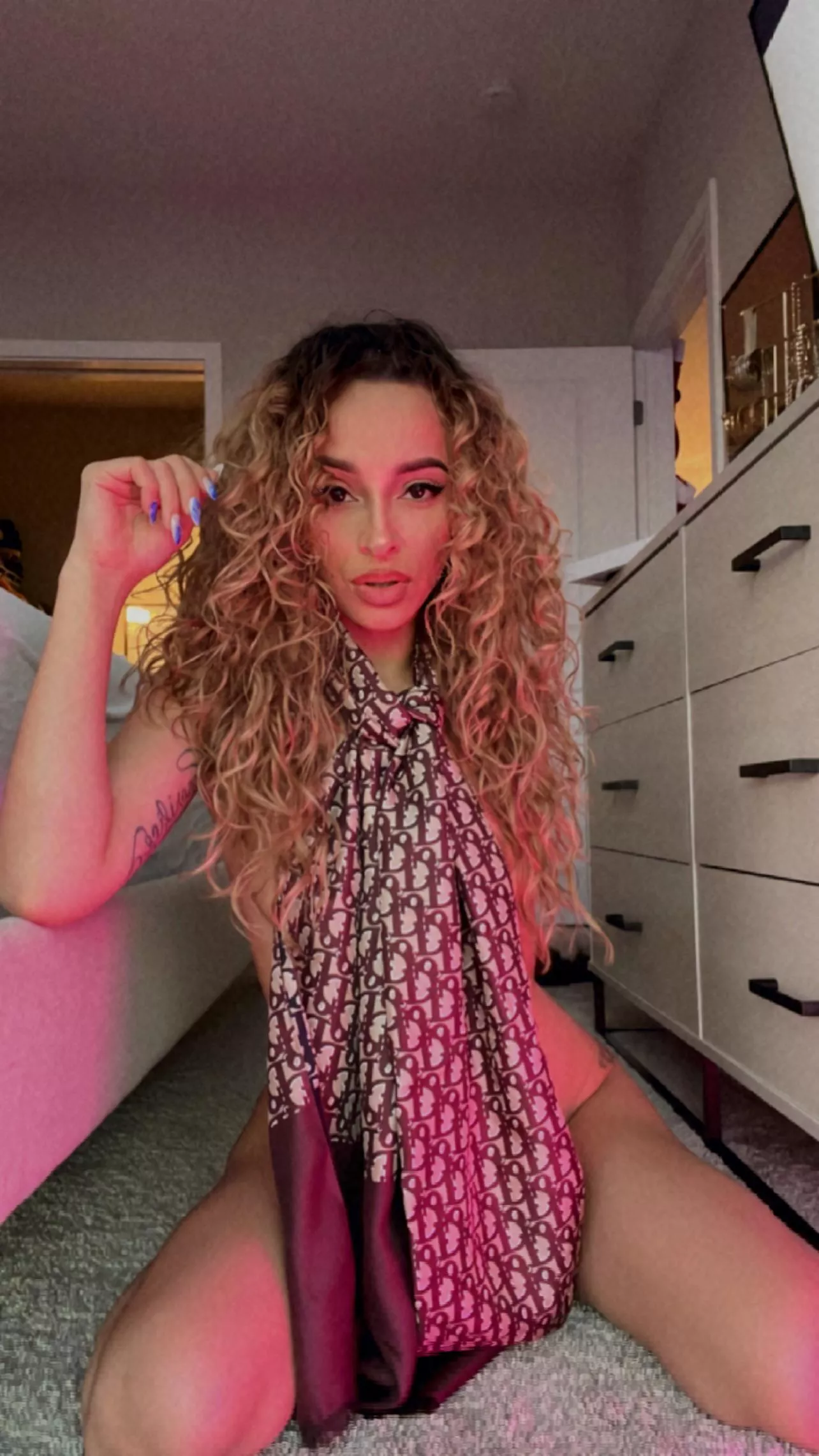 Are Latinas allowed here?