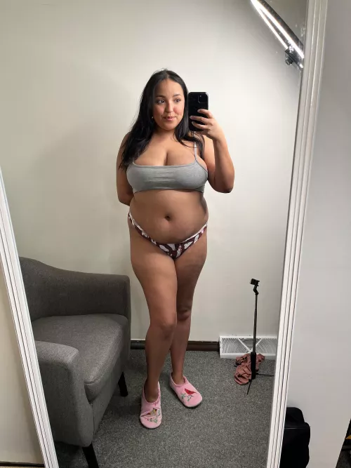 Are mirror selfies cool? Are mirror selfies cool?